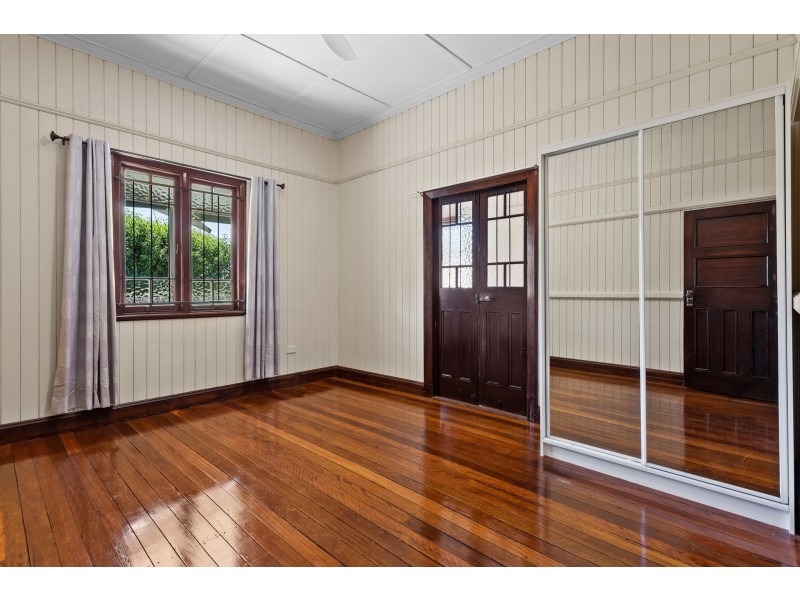 51 Mary Street, Mount Lofty QLD 4350