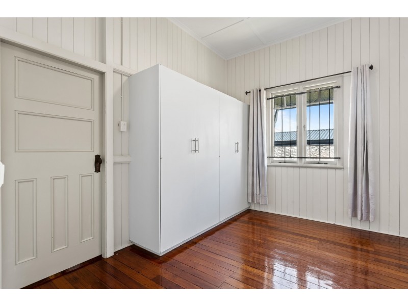 51 Mary Street, Mount Lofty QLD 4350