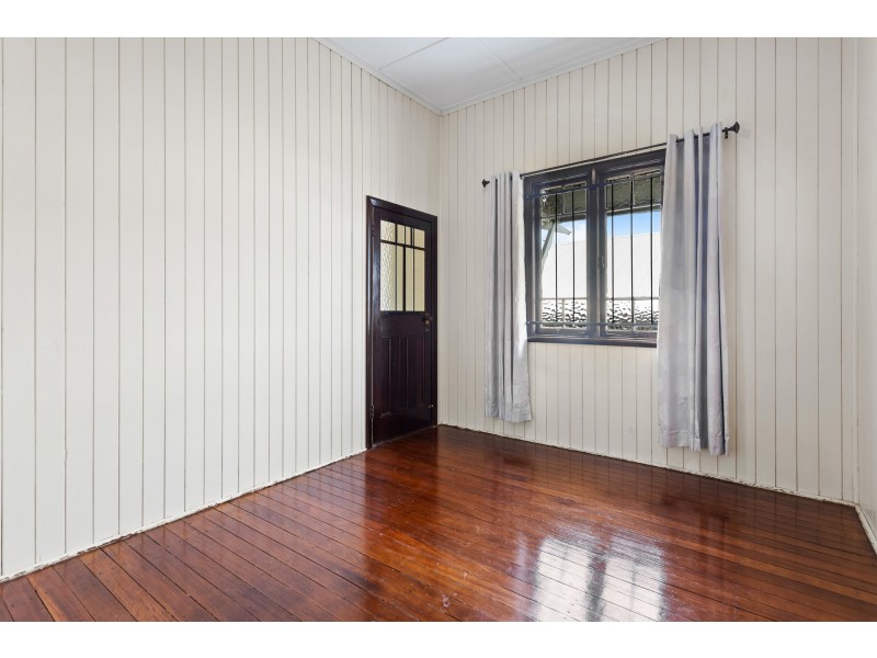 51 Mary Street, Mount Lofty QLD 4350