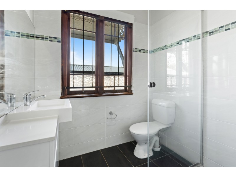 51 Mary Street, Mount Lofty QLD 4350