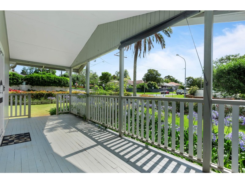 51 Mary Street, Mount Lofty QLD 4350