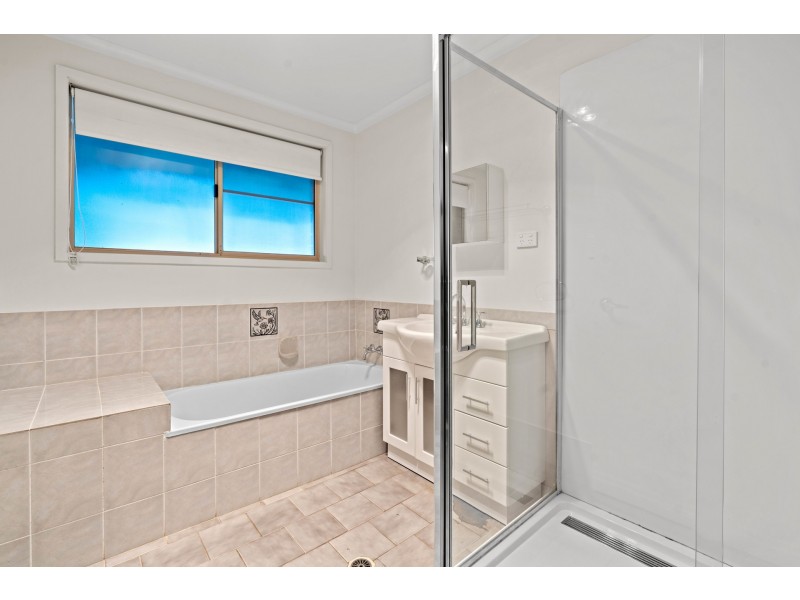 43 Blue Gum Drive, Newtown QLD 4350