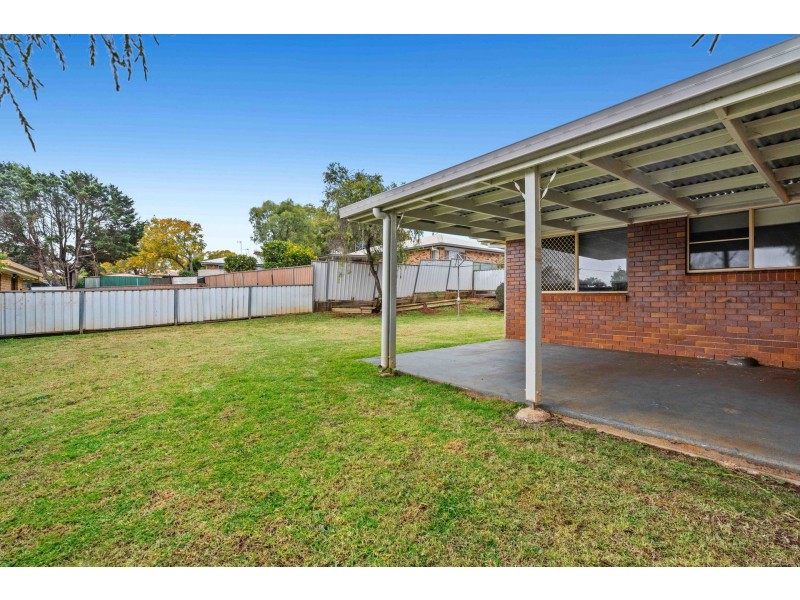 43 Blue Gum Drive, Newtown QLD 4350