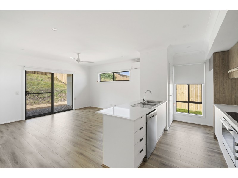 37 Adelaide Street, Cranley QLD 4350