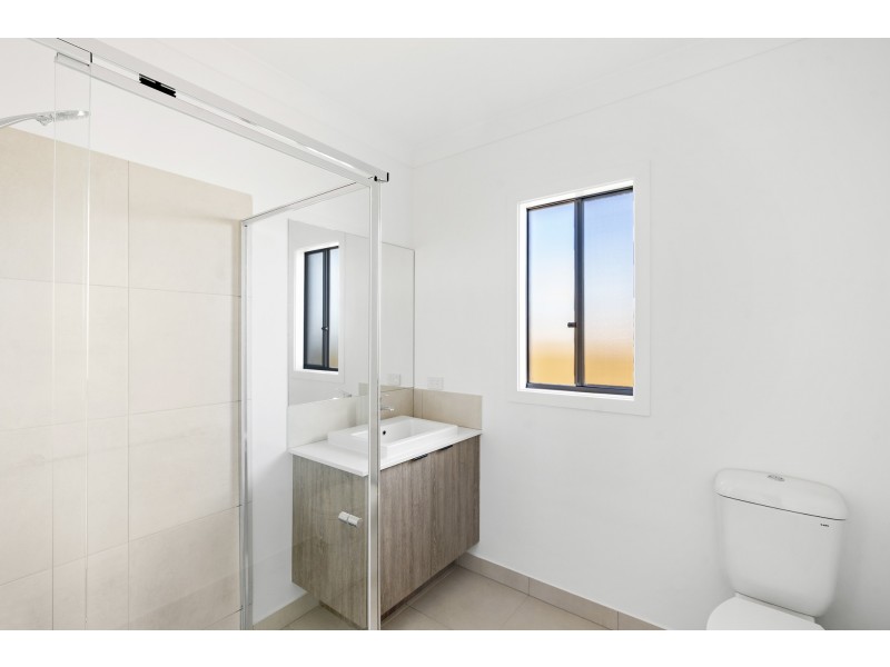 37 Adelaide Street, Cranley QLD 4350