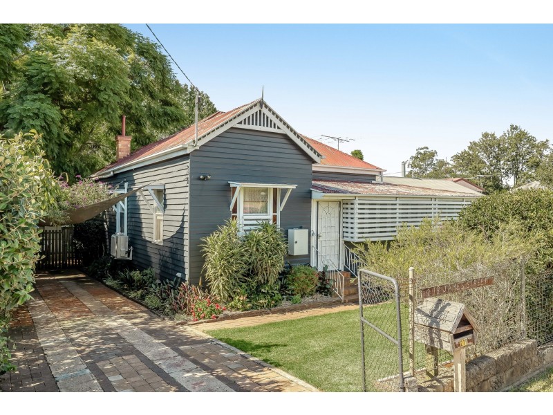 279 James Street, Newtown QLD 4350