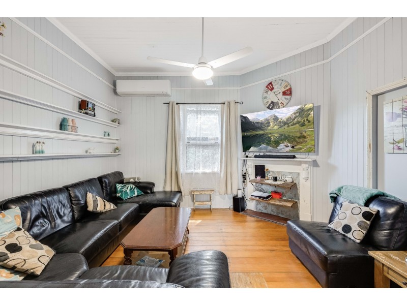 279 James Street, Newtown QLD 4350