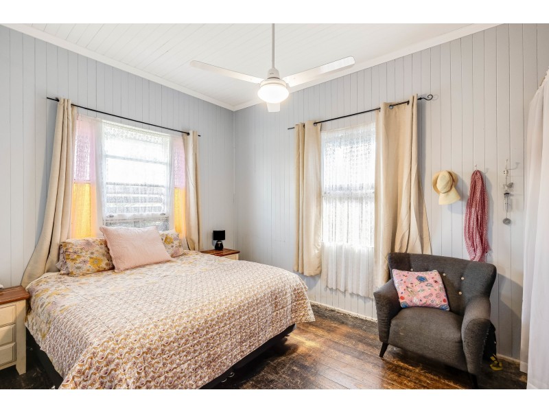 279 James Street, Newtown QLD 4350