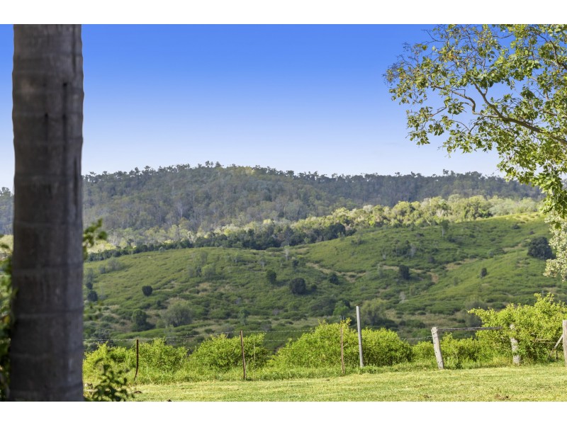 325 Sawpit Gully Road, Rockmount QLD 4344