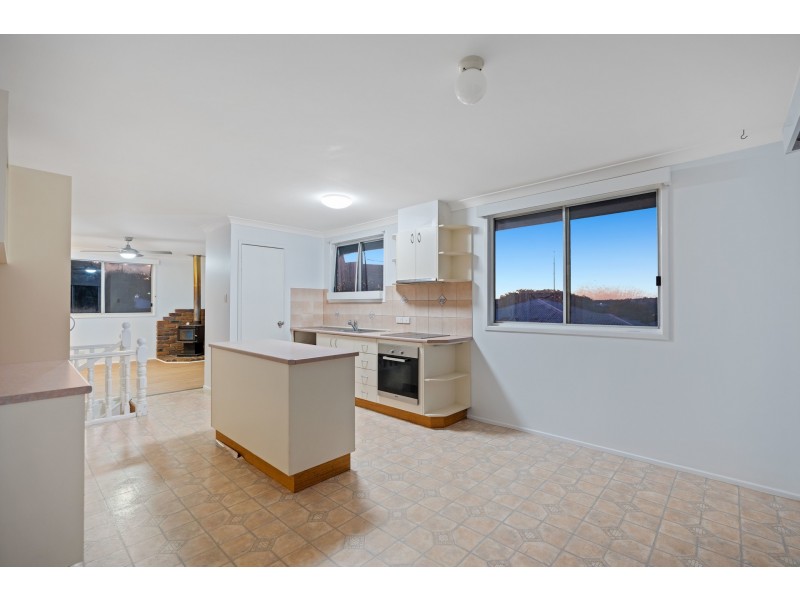 53 Hillview Avenue, Newtown QLD 4350