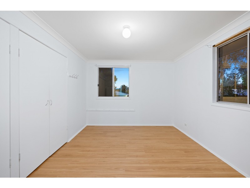 53 Hillview Avenue, Newtown QLD 4350