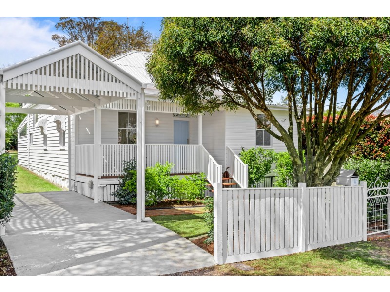 6 Trevethan Street, Mount Lofty QLD 4350