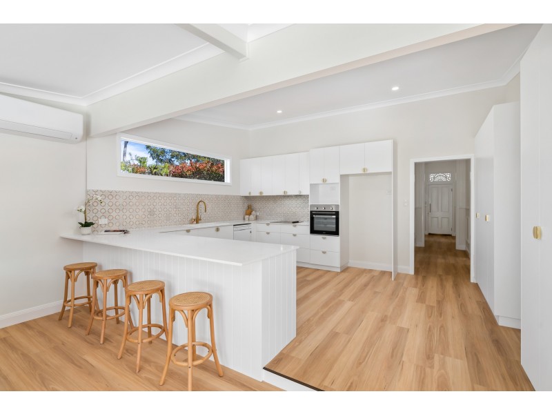 6 Trevethan Street, Mount Lofty QLD 4350
