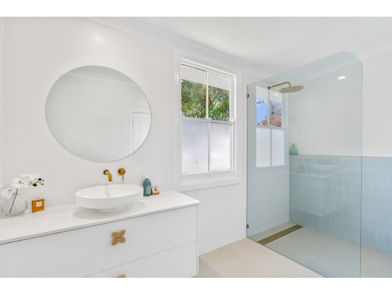 6 Trevethan Street, Mount Lofty QLD 4350
