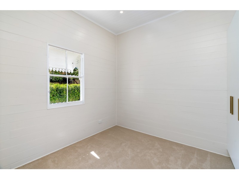 6 Trevethan Street, Mount Lofty QLD 4350