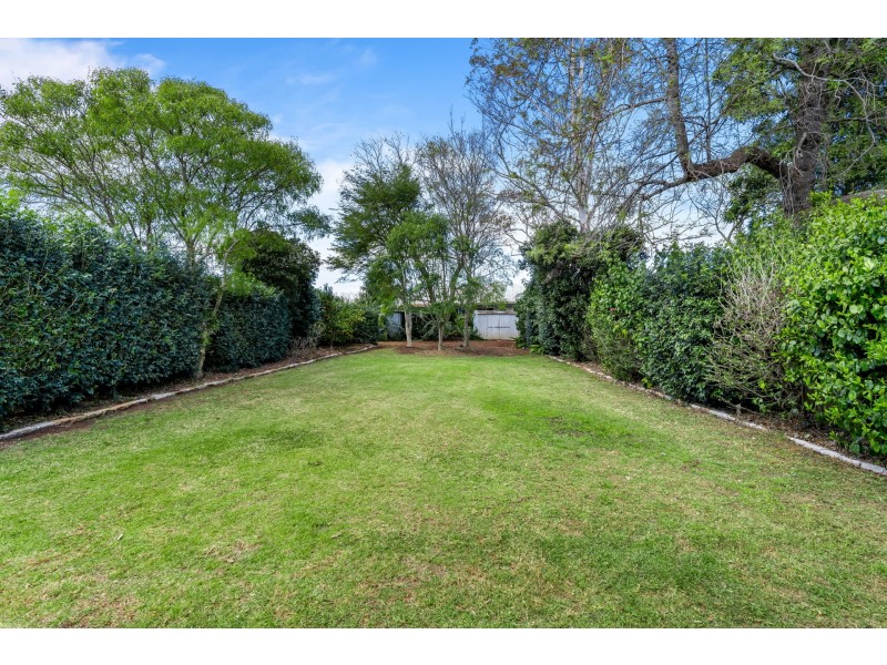 6 Trevethan Street, Mount Lofty QLD 4350