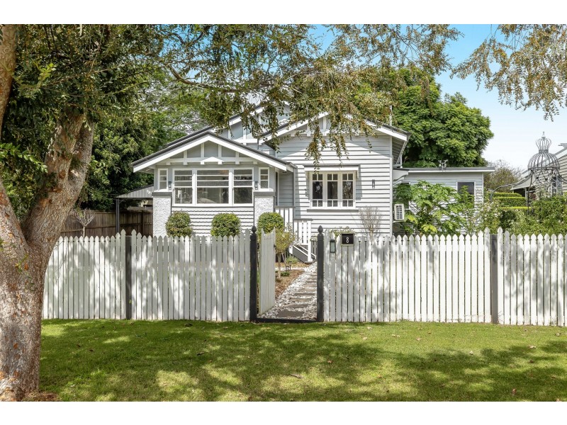 8 Edith Street, Newtown QLD 4350