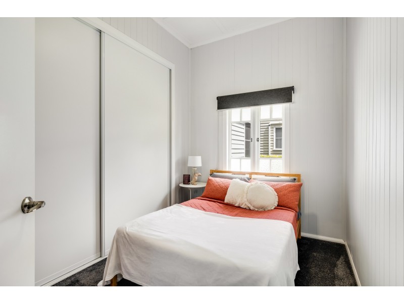 8 Edith Street, Newtown QLD 4350