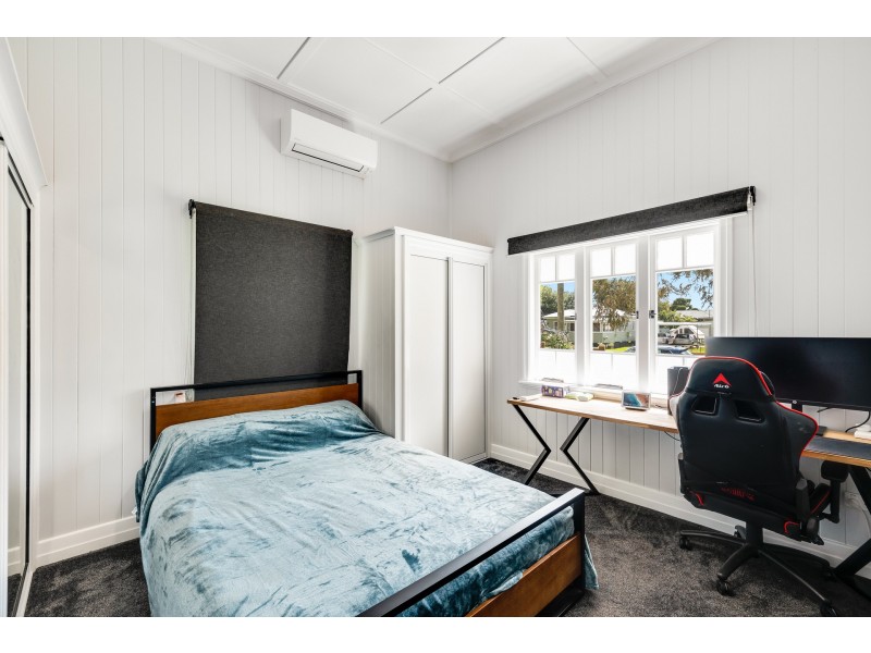 8 Edith Street, Newtown QLD 4350