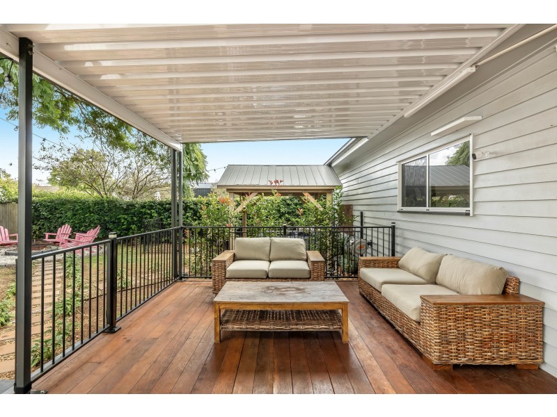 8 Edith Street, Newtown QLD 4350
