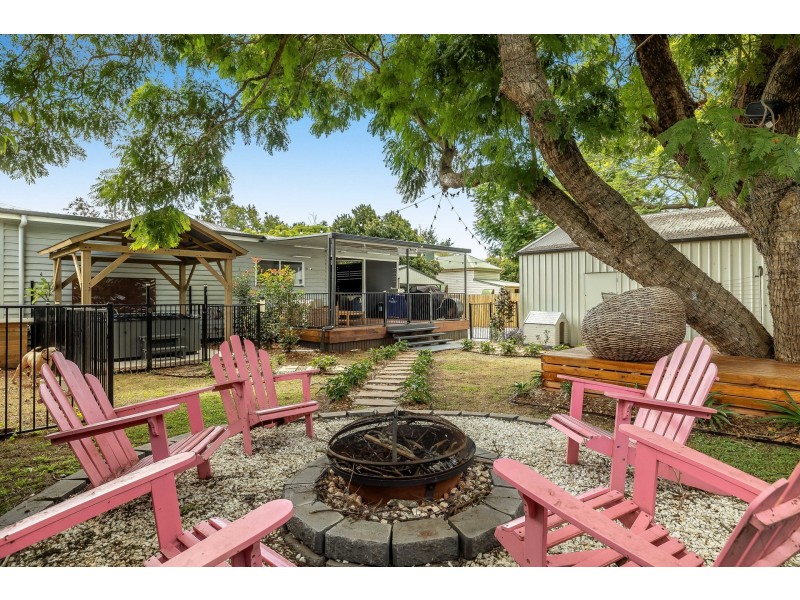 8 Edith Street, Newtown QLD 4350