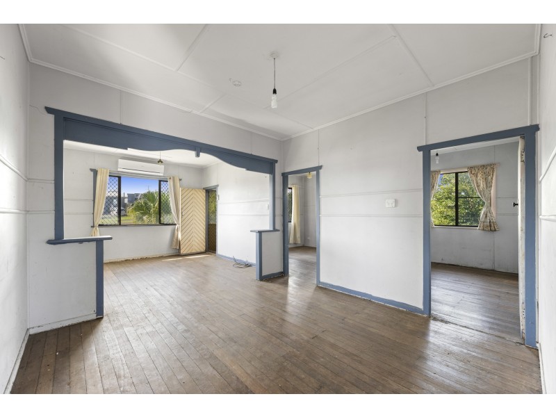 1 Kenilworth Street, North Toowoomba QLD 4350