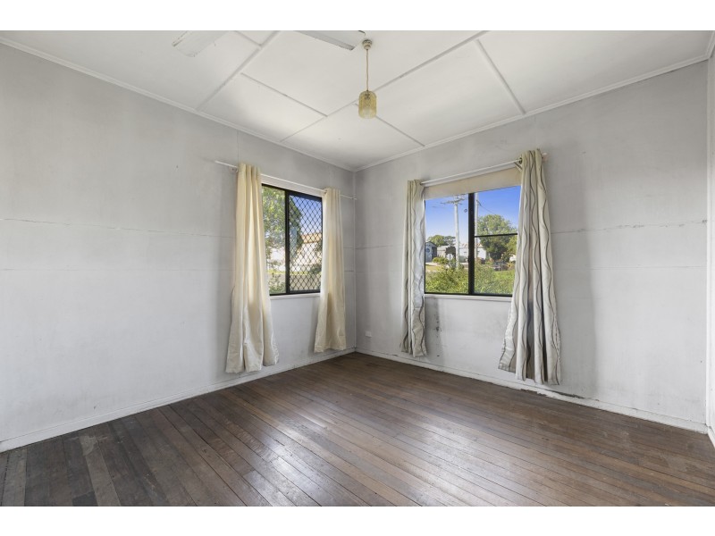 1 Kenilworth Street, North Toowoomba QLD 4350