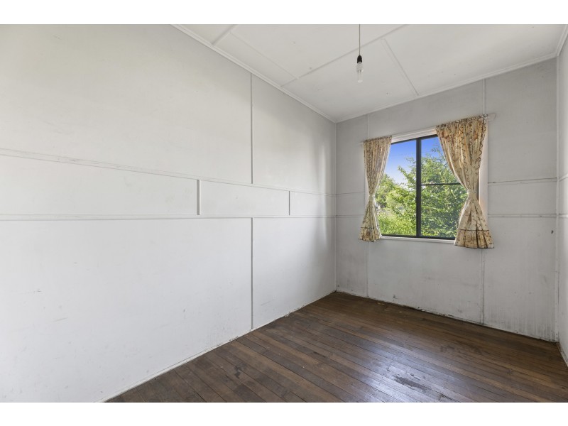 1 Kenilworth Street, North Toowoomba QLD 4350