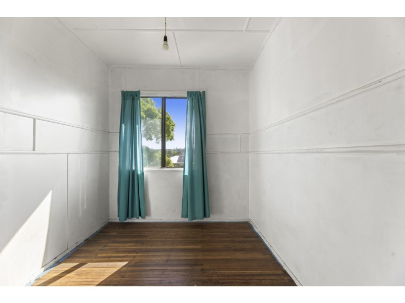 1 Kenilworth Street, North Toowoomba QLD 4350