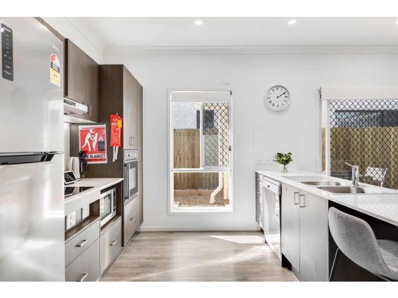 16 Carlow Lane, Middle Ridge QLD 4350