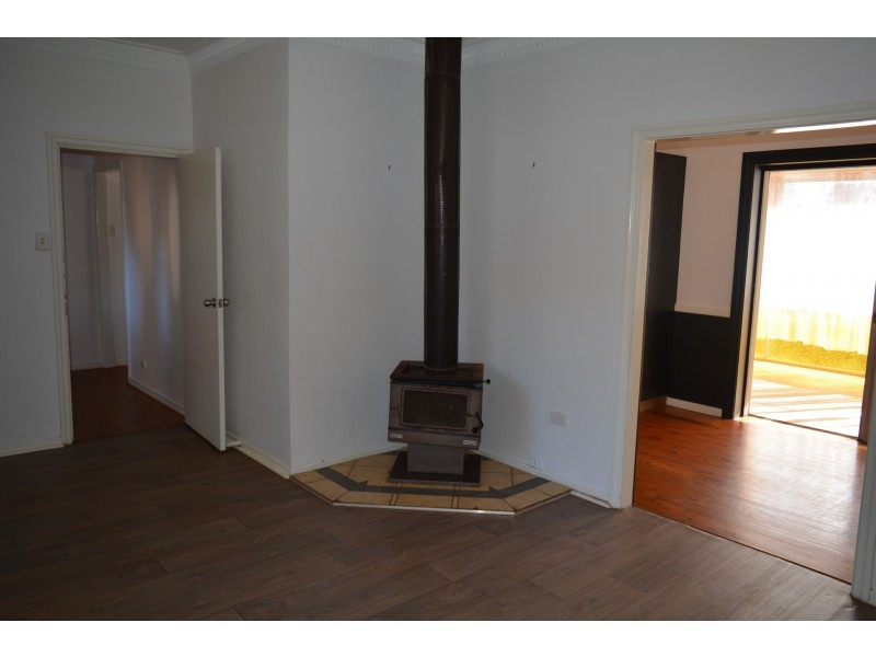 299 South Street, Harristown QLD 4350