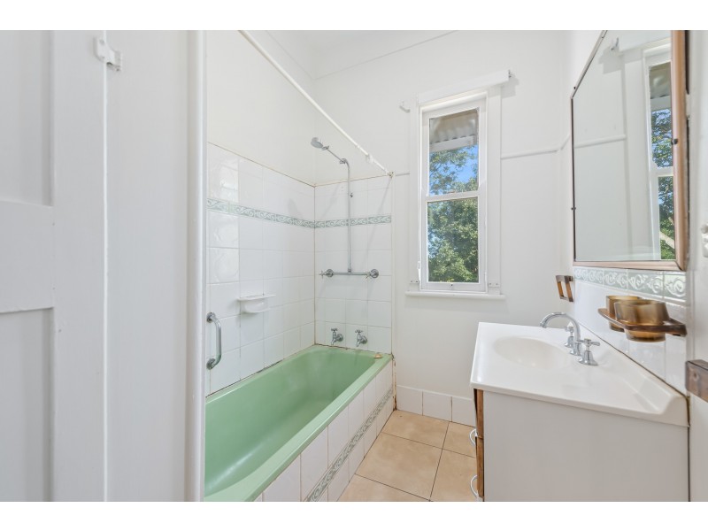 91 Ruthven Street, North Toowoomba QLD 4350