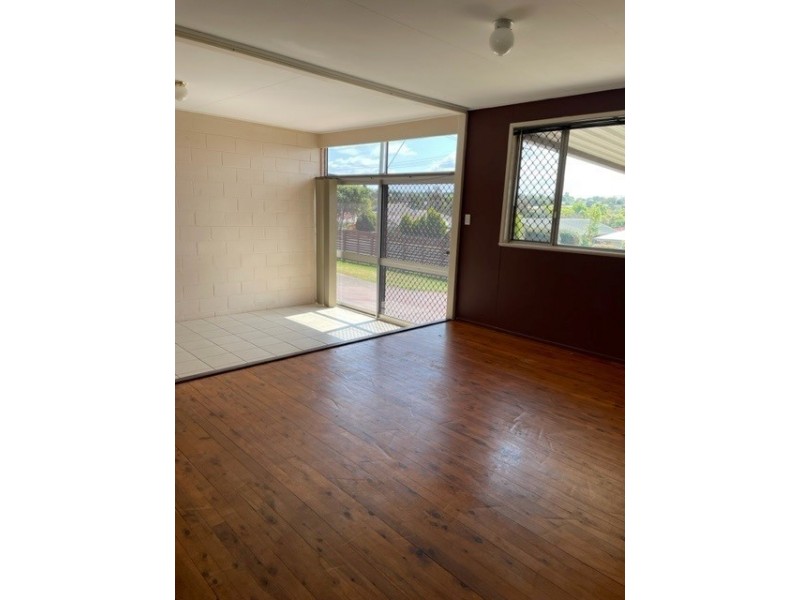 1/200 Stenner Street, Middle Ridge QLD 4350