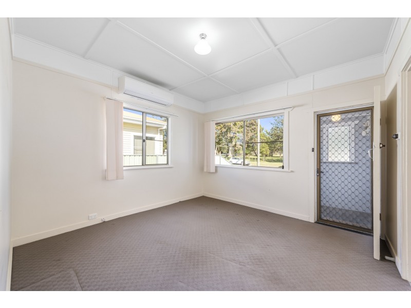 134 Holberton Street, Newtown QLD 4350