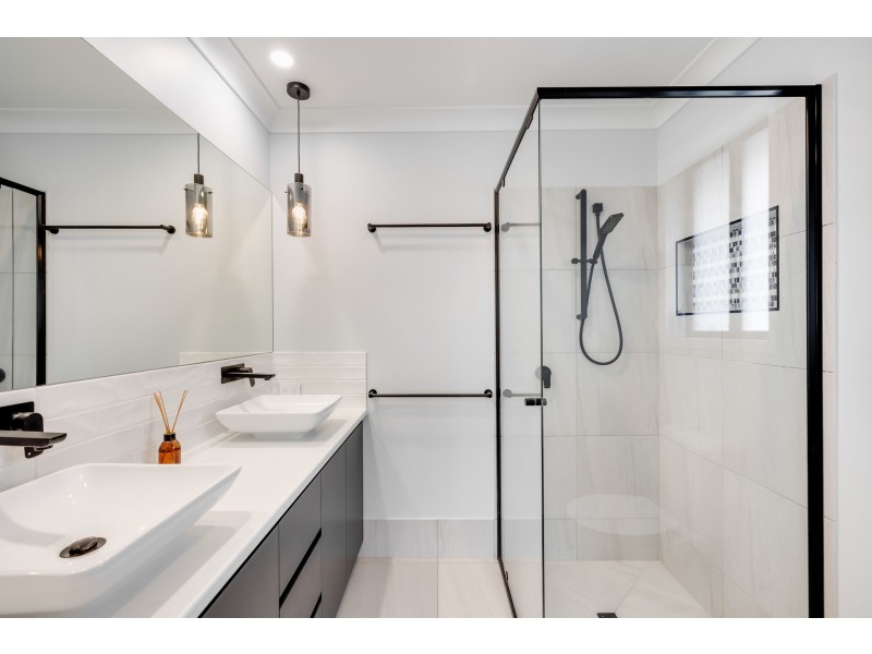 14 Whitewood Way, Cotswold Hills QLD 4350