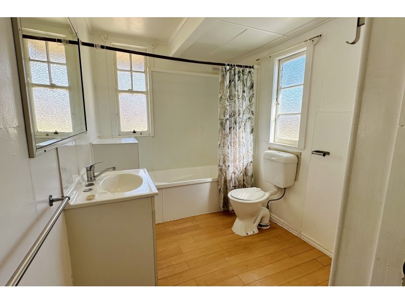 155 Ruthven Street, North Toowoomba QLD 4350