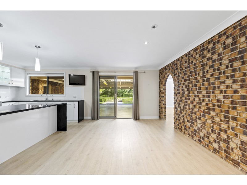 11 Pendoma Drive, Hodgson Vale QLD 4352