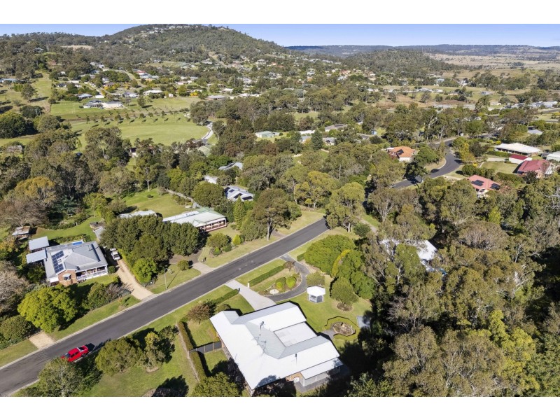 11 Pendoma Drive, Hodgson Vale QLD 4352