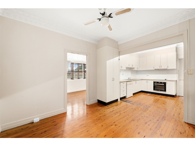 352 South Street, Harristown QLD 4350