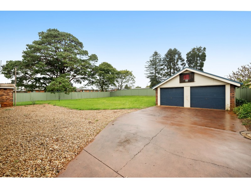 352 South Street, Harristown QLD 4350