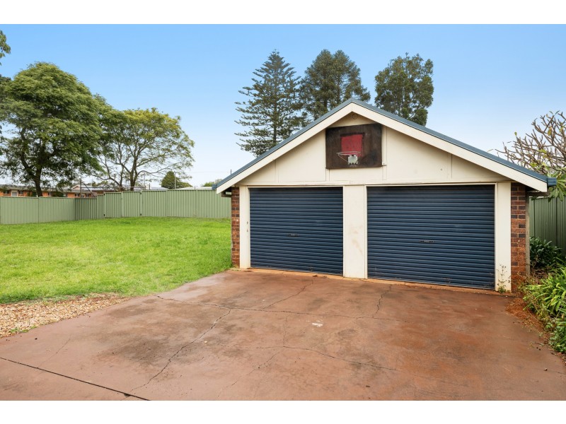 352 South Street, Harristown QLD 4350