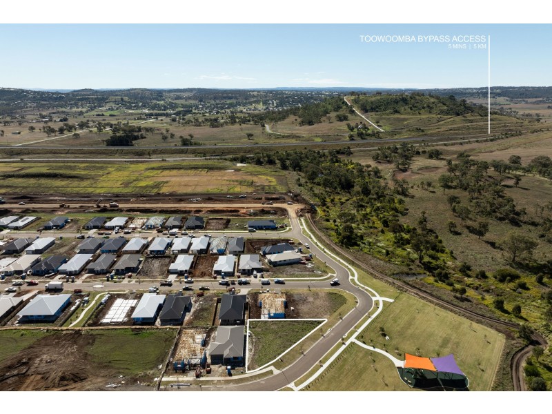 4 Fir Tree Drive, Cotswold Hills QLD 4350
