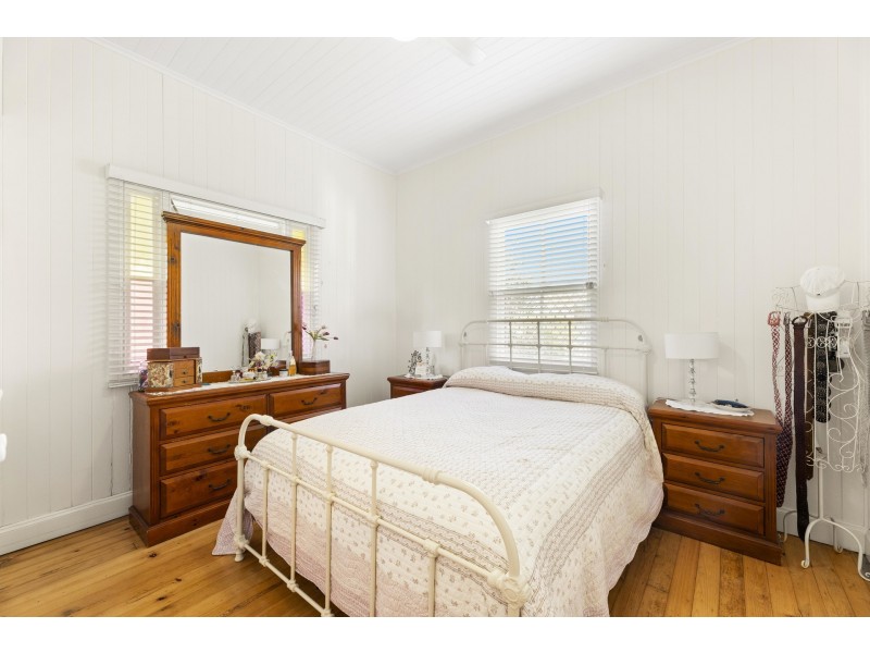 23 Helen Street, Newtown QLD 4350