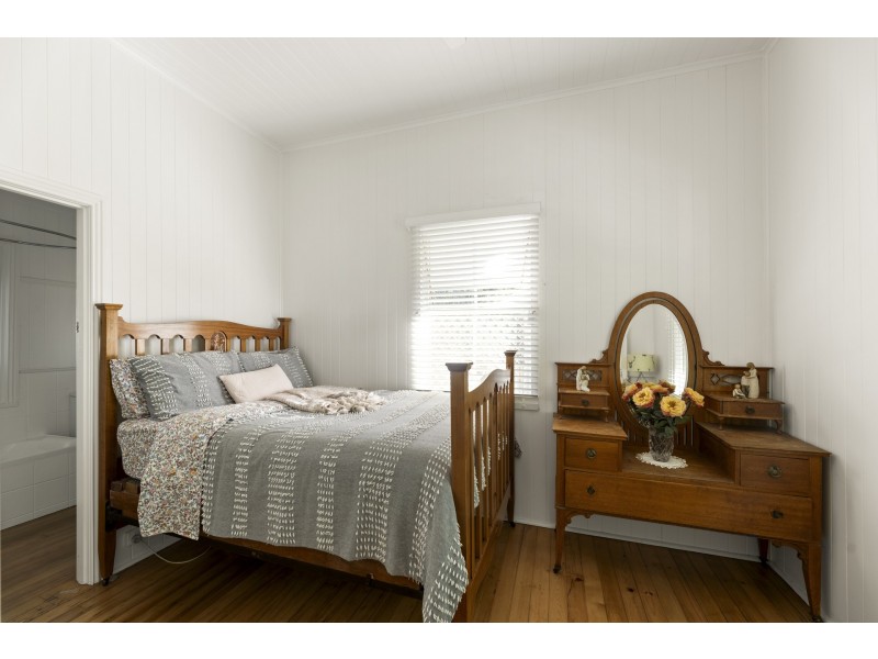 23 Helen Street, Newtown QLD 4350