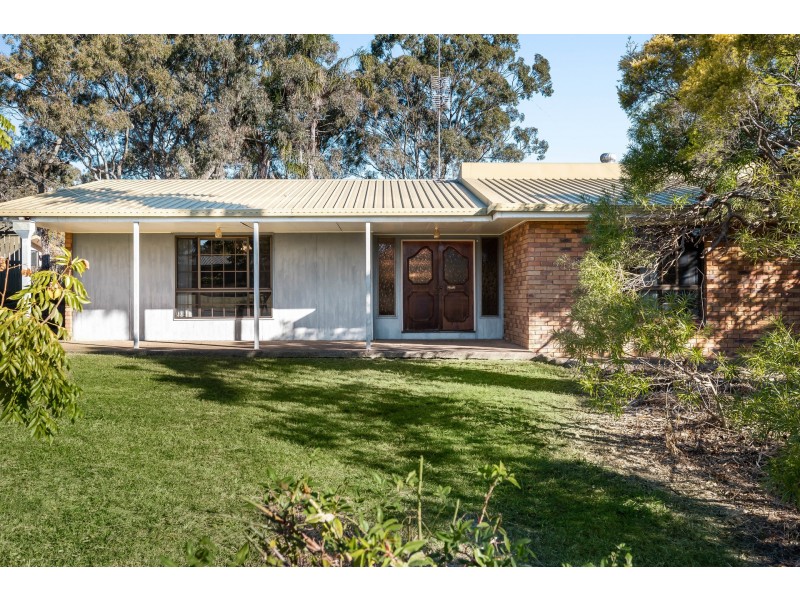 2 Glen Court, Glenvale QLD 4350