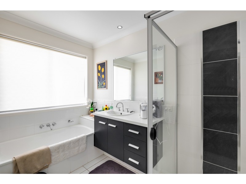 15 Argus Court, Middle Ridge QLD 4350