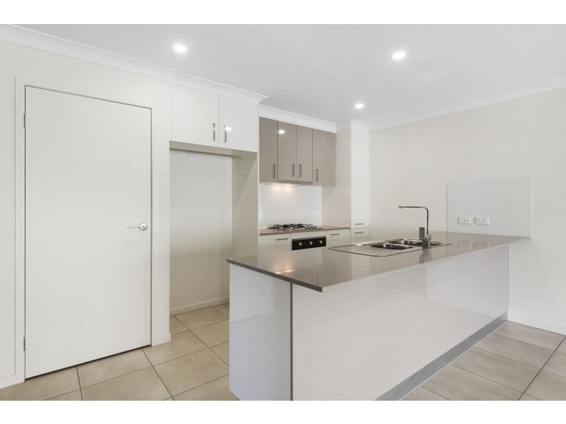 2/12 Serengetti Street, Harristown QLD 4350