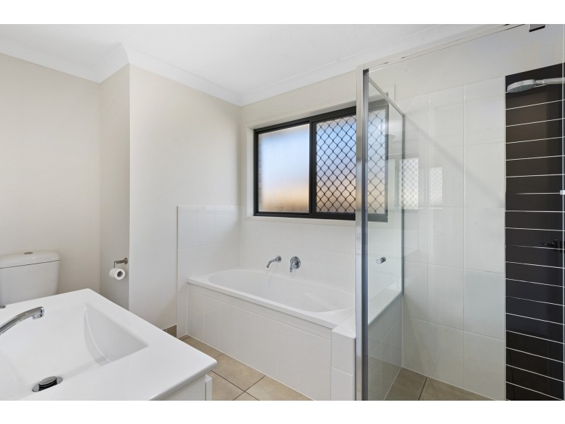 2/12 Serengetti Street, Harristown QLD 4350