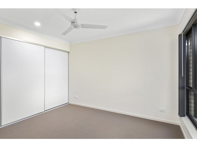 2/12 Serengetti Street, Harristown QLD 4350