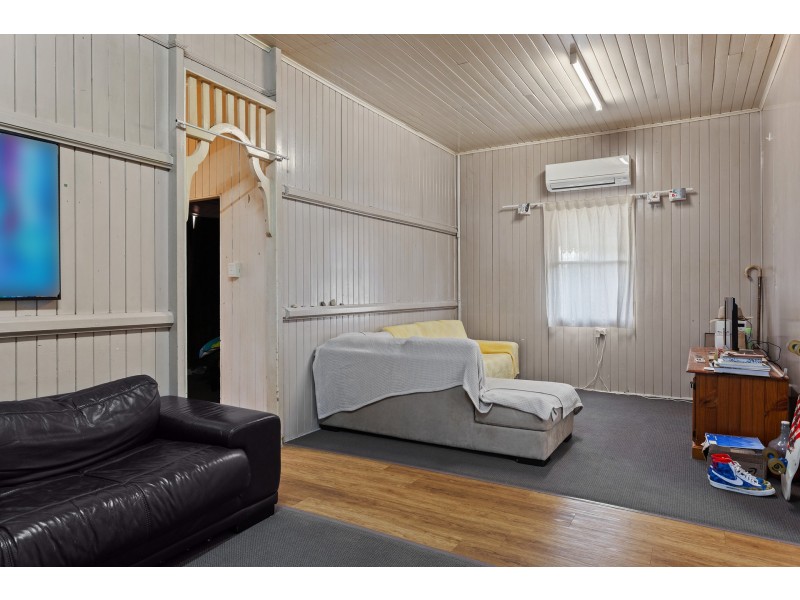 16 Gordon Street, North Toowoomba QLD 4350